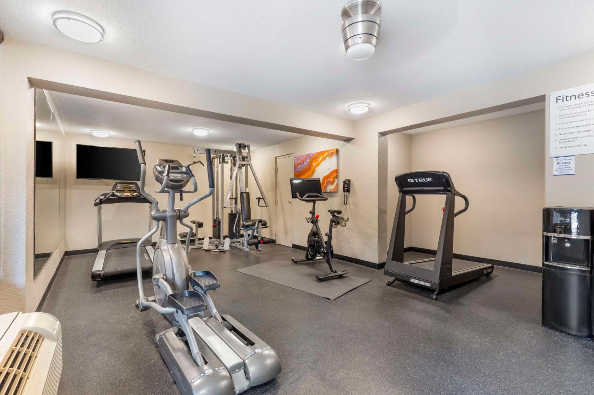 בראנסון Best Western Plus Landing View Inn & Suites מראה חיצוני תמונה