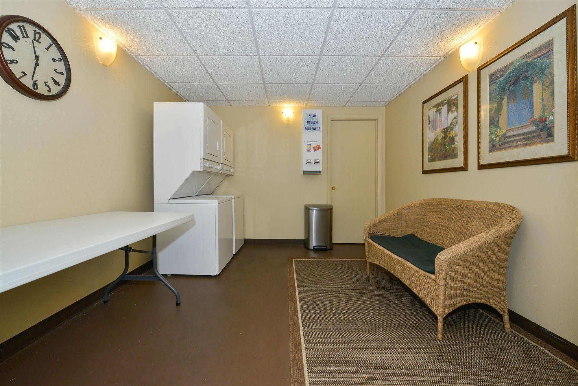 בראנסון Best Western Plus Landing View Inn & Suites מראה חיצוני תמונה