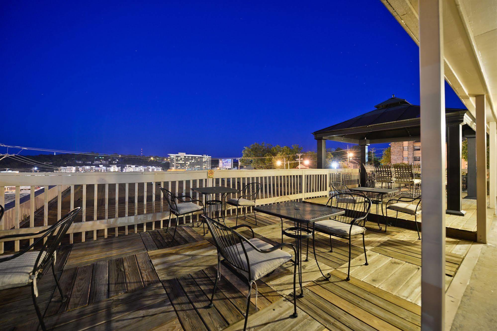 בראנסון Best Western Plus Landing View Inn & Suites מראה חיצוני תמונה